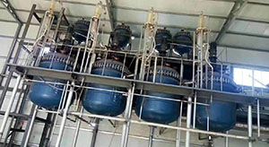 反應(yīng)釜污垢兩種清洗方法的利弊比較